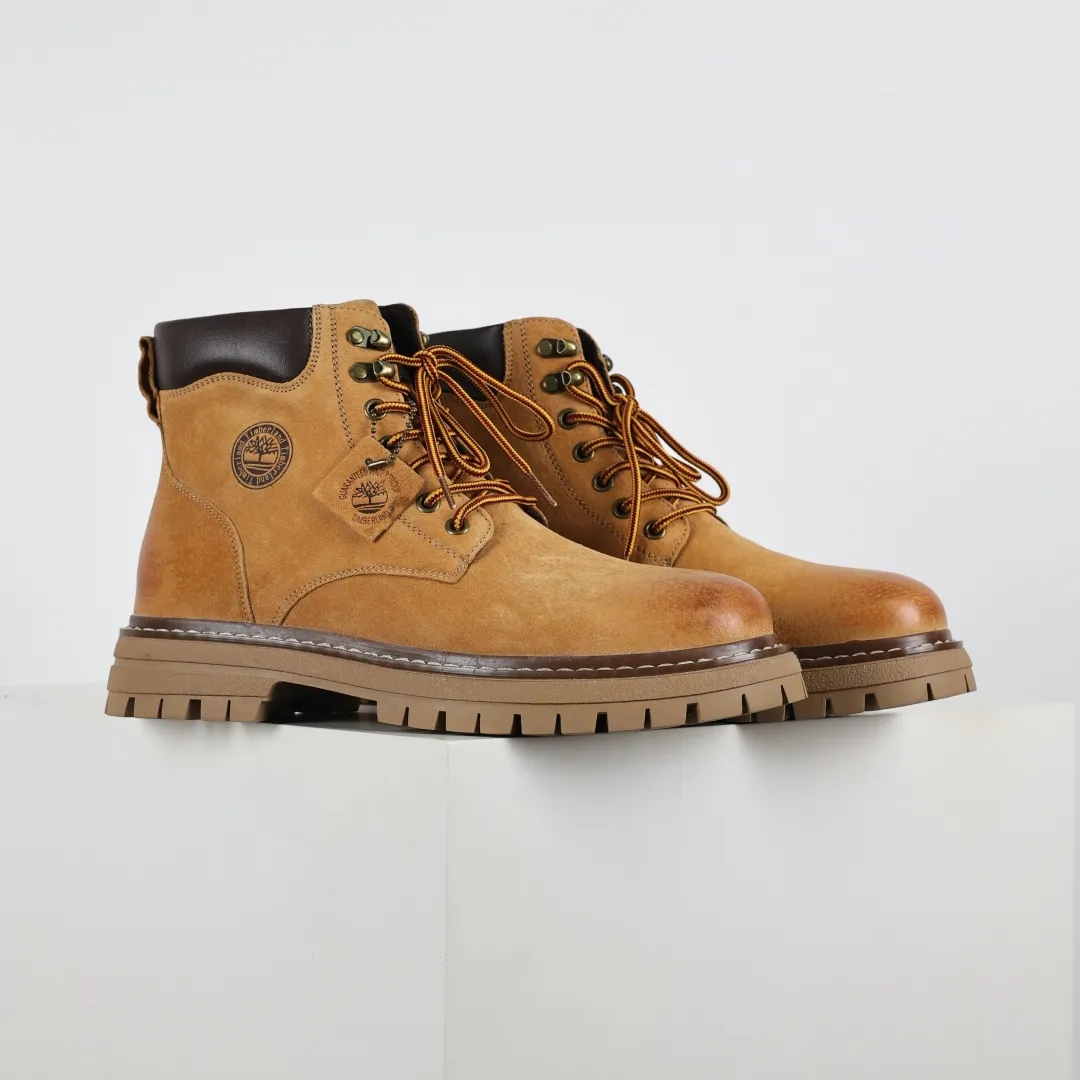 The price tag is 💰620. The core recommendation is good price. Timberland outdoor high-top casual rhubarb boots series #Guangdong Dachang quality. Original box and original packaging. Fashionable and trendy matching. The fabric is made of Italian 🇮🇹 top-grade frosted fine-grained cowhide. It is paired with anti-odor and anti-corrosion genuine leather latex insoles. The outsole and hardware are all made from original factory raw materials. The same process as the original Goodyear, never open the glue. Good products do not kill pigs. Exclusive launch on the entire network. The quality is beyond doubt. The complete set of official website unified packaging gives you a perfect wearing experience. It is of high quality and durable. A must-have for sportsmen. Specially designed to treat those who are not handsome. High-quality and first-class foot feel. Specially designed for cold protection and outdoor use this winter. Casual matching for daily use. Size: 38 39 40 41 42 43 44 (leather shoe size)